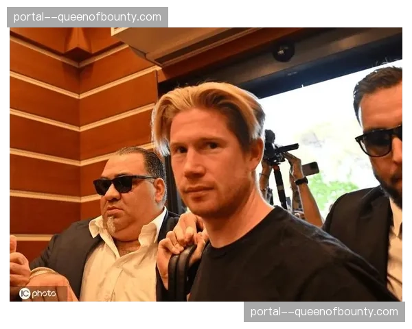 那不勒斯中场大将：感谢全球球迷的支持，希望能踢到40岁